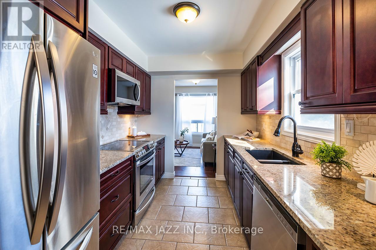 38 Newport Avenue, Clarington, Ontario  L1E 2C2 - Photo 7 - E12761822