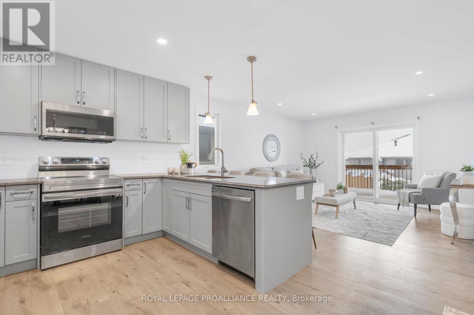 29 Cedar Park Crescent, Quinte West, Ontario  K8V 0J1 - Photo 11 - X12761864