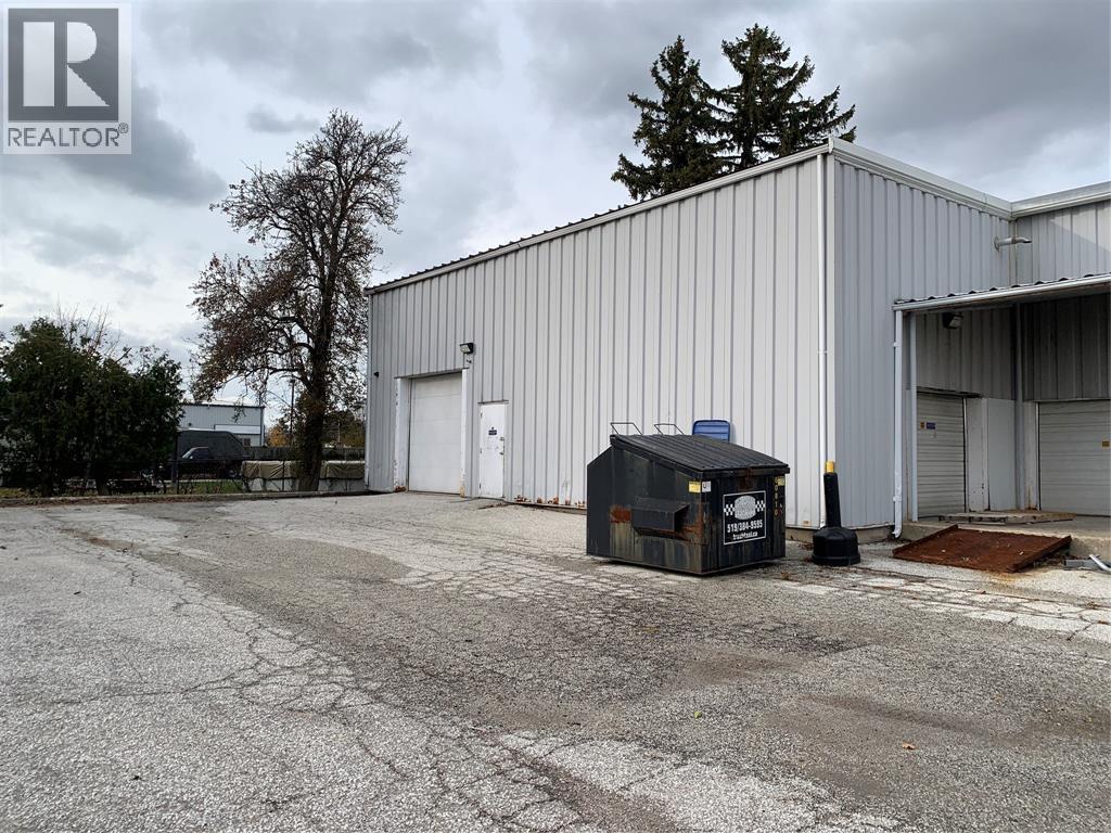 1383 Confederation Street, Sarnia, Ontario  N7S 5P1 - Photo 3 - 25028353