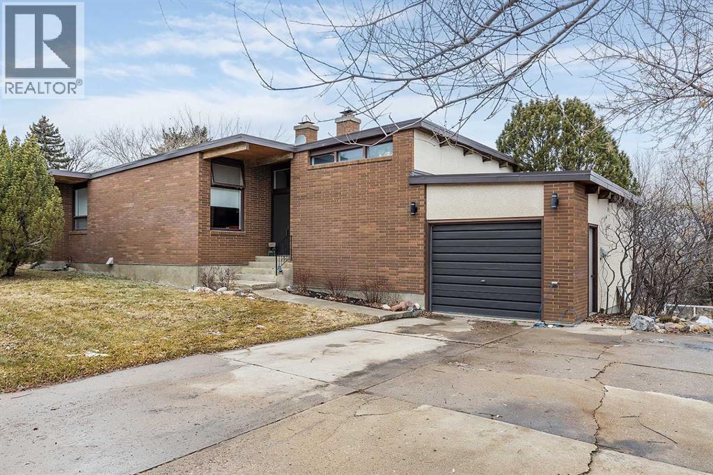 22 Chinook Drive Sw, Medicine Hat, Alberta  T1A 4B3 - Photo 2 - A2271765