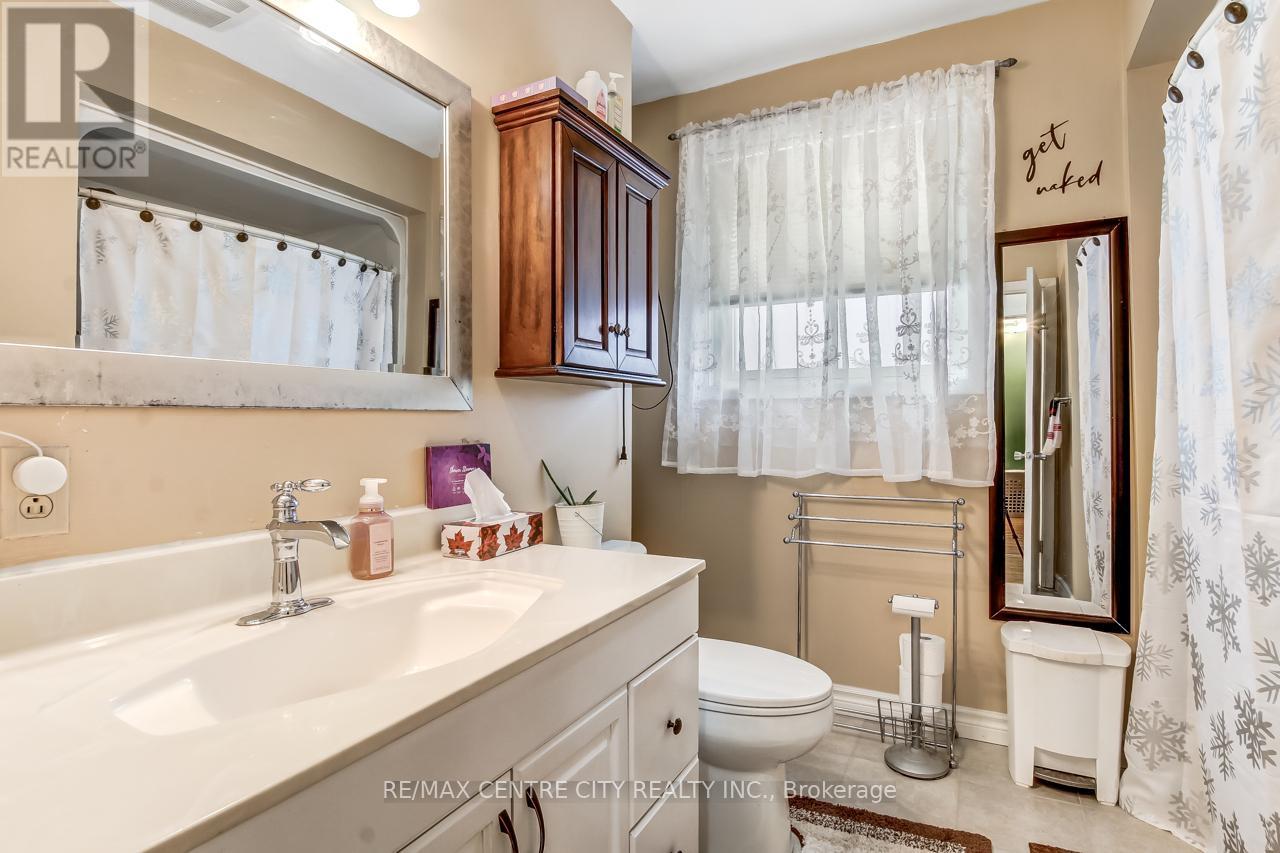 186 Centre Street, St. Thomas, Ontario  N5R 3A4 - Photo 10 - X12761786