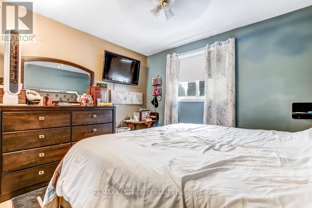 186 Centre Street, St. Thomas, Ontario  N5R 3A4 - Photo 11 - X12761786