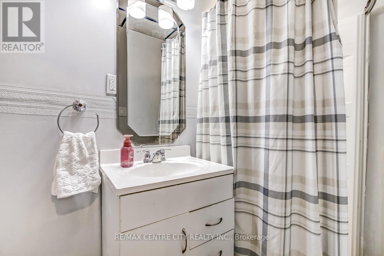 186 Centre Street, St. Thomas, Ontario  N5R 3A4 - Photo 15 - X12761786