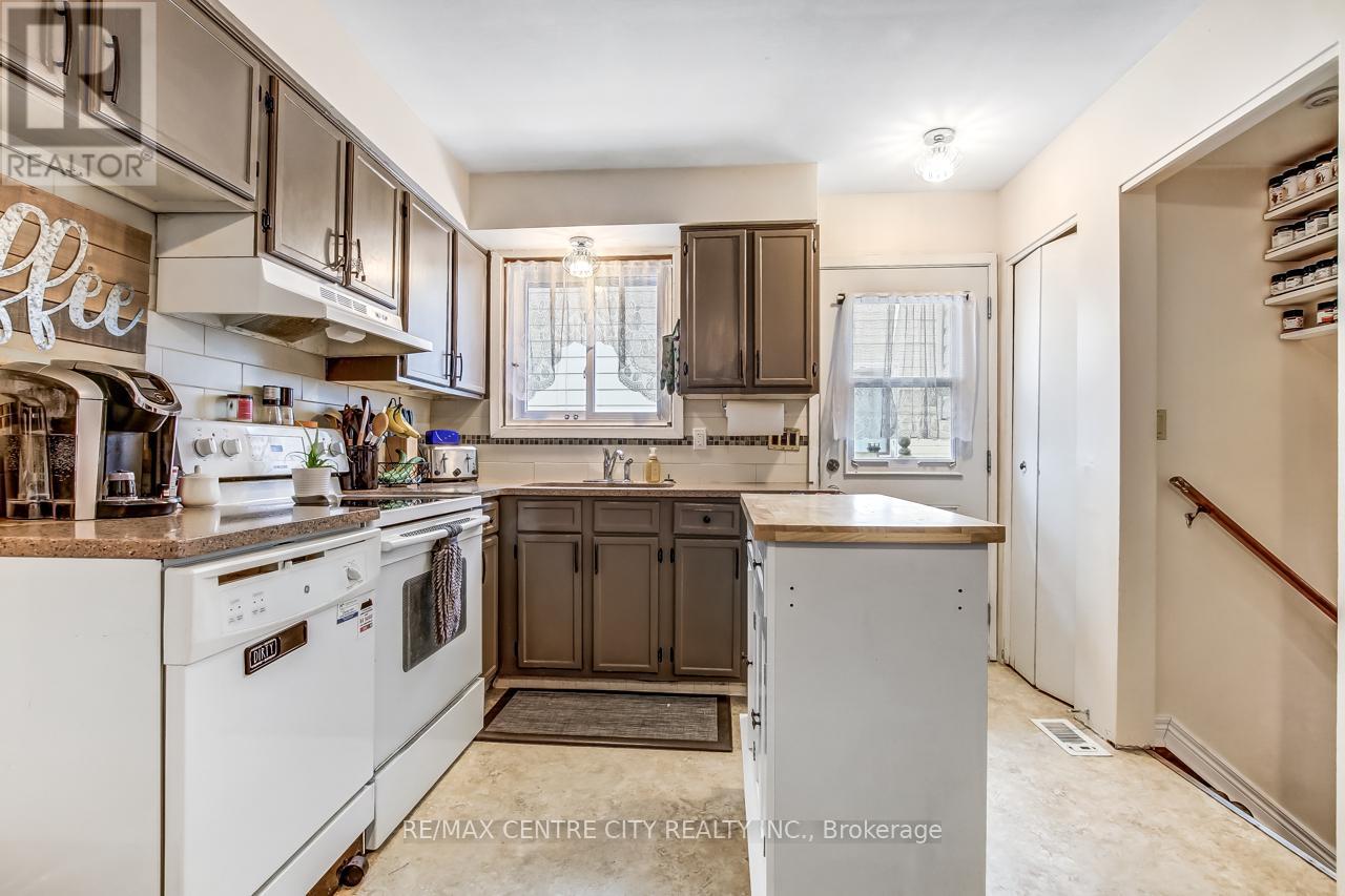 186 Centre Street, St. Thomas, Ontario  N5R 3A4 - Photo 6 - X12761786