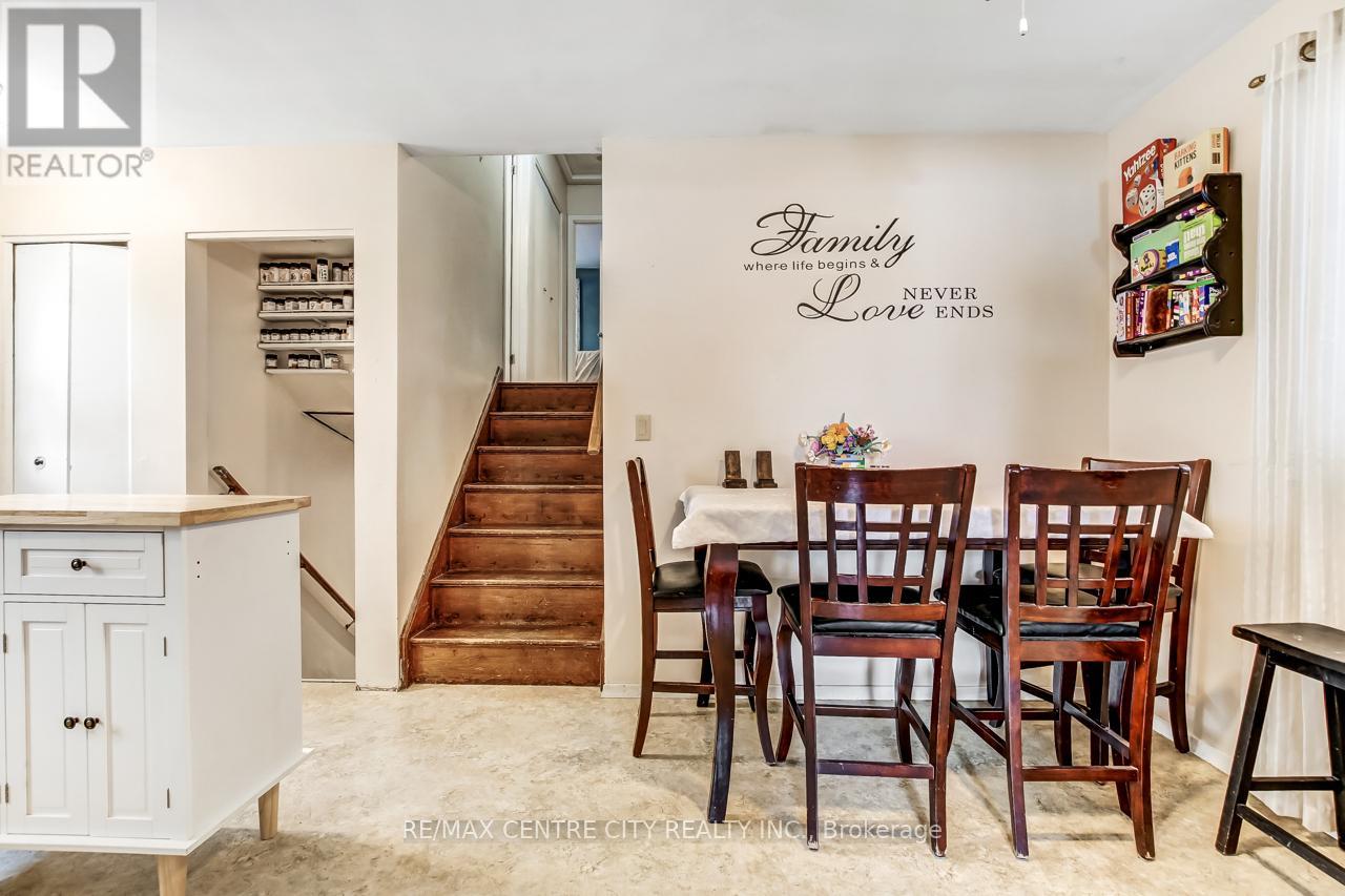 186 Centre Street, St. Thomas, Ontario  N5R 3A4 - Photo 8 - X12761786