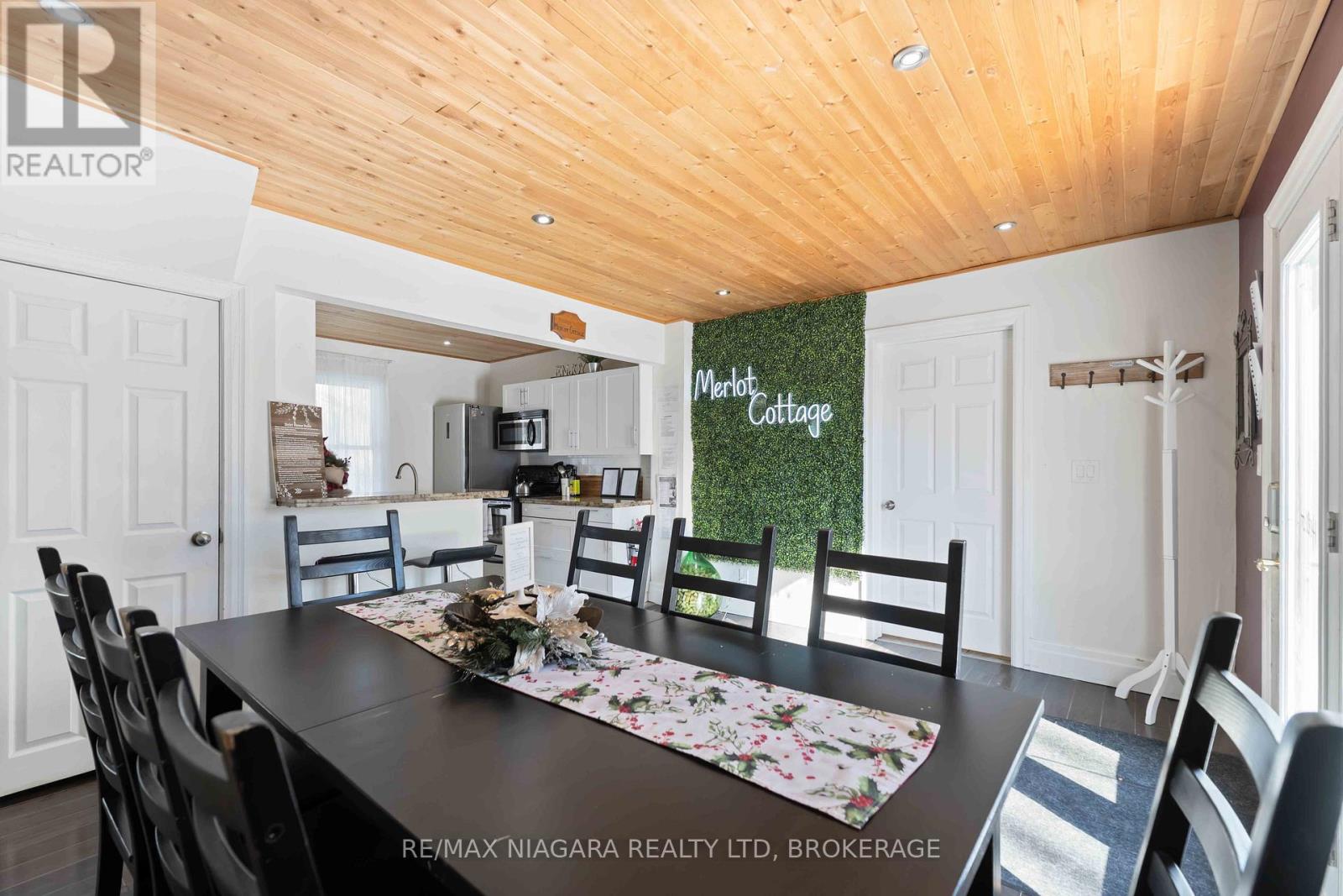 1459 Niagara Stone Road, Niagara-On-The-Lake, Ontario  L0S 1T0 - Photo 15 - X12761854