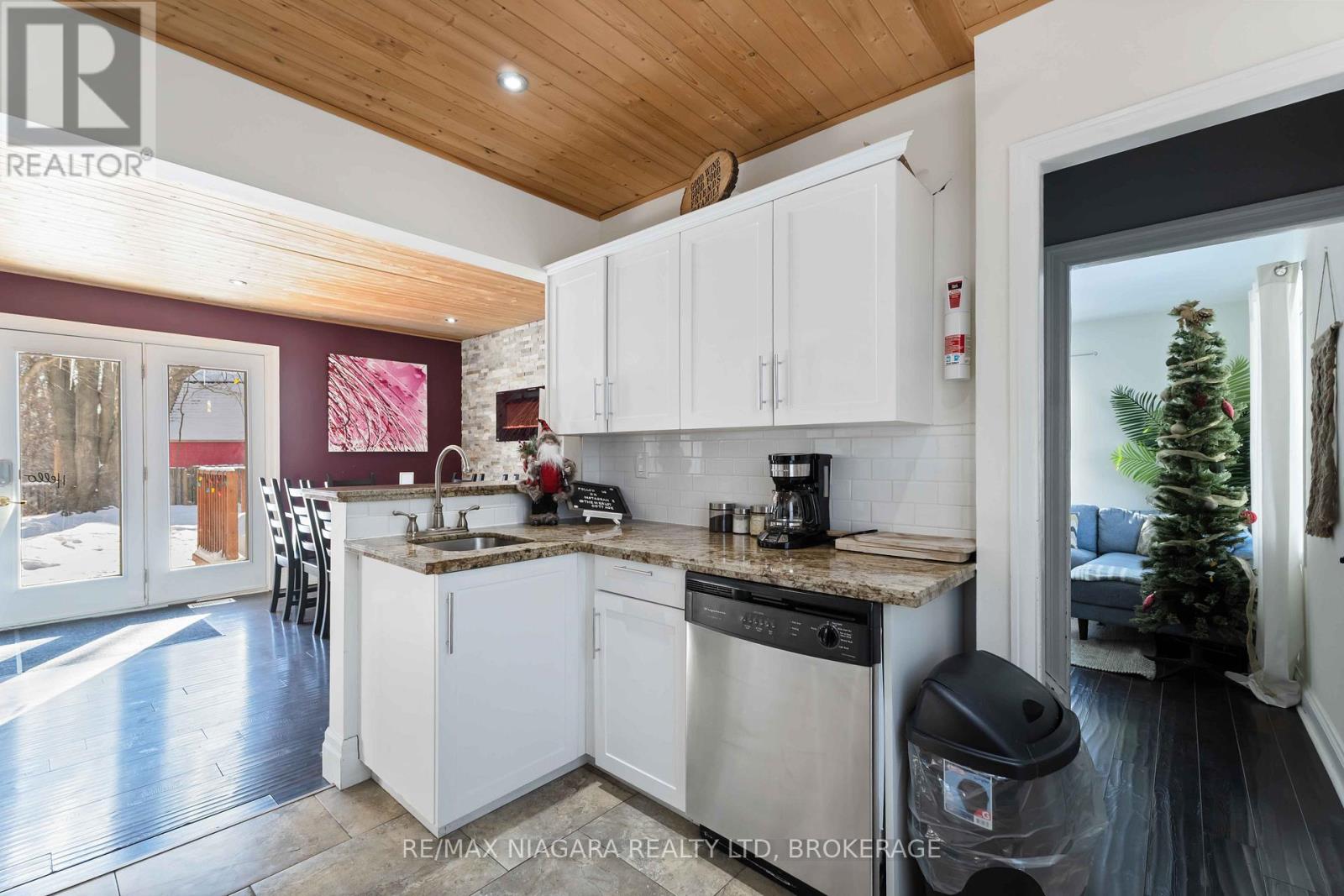 1459 Niagara Stone Road, Niagara-On-The-Lake, Ontario  L0S 1T0 - Photo 9 - X12761854