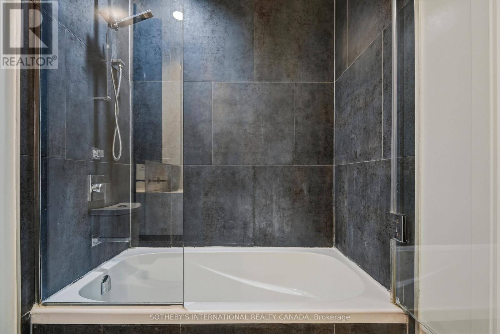 2712 - 1 Bloor Street E, Toronto, Ontario  M4W 0A8 - Photo 13 - C12761402