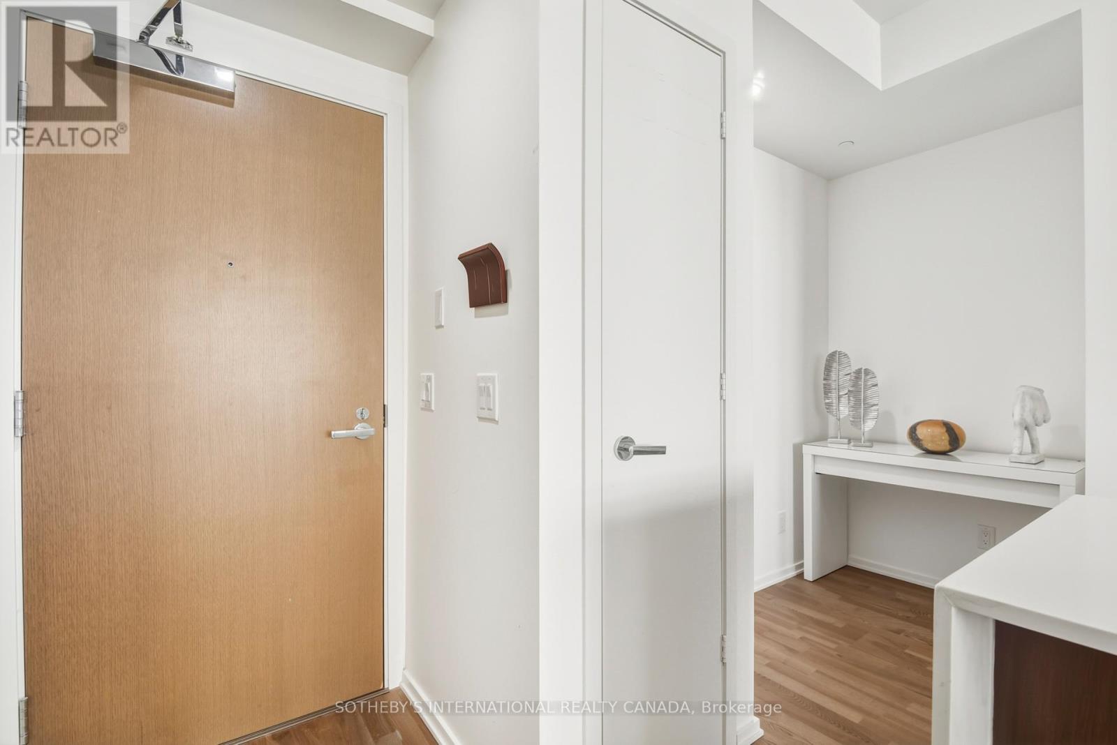 2712 - 1 Bloor Street E, Toronto, Ontario  M4W 0A8 - Photo 18 - C12761402