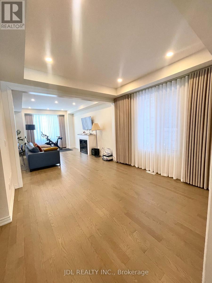 3167 Blazing Star Avenue, Pickering, Ontario  L1Y 0B3 - Photo 3 - E12761524