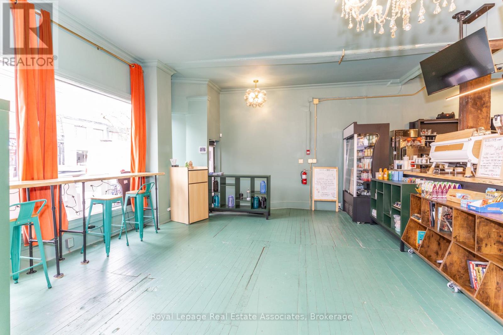 Main Level - 1267 Queen Street W, Toronto, Ontario  M6K 1L5 - Photo 6 - W12610764