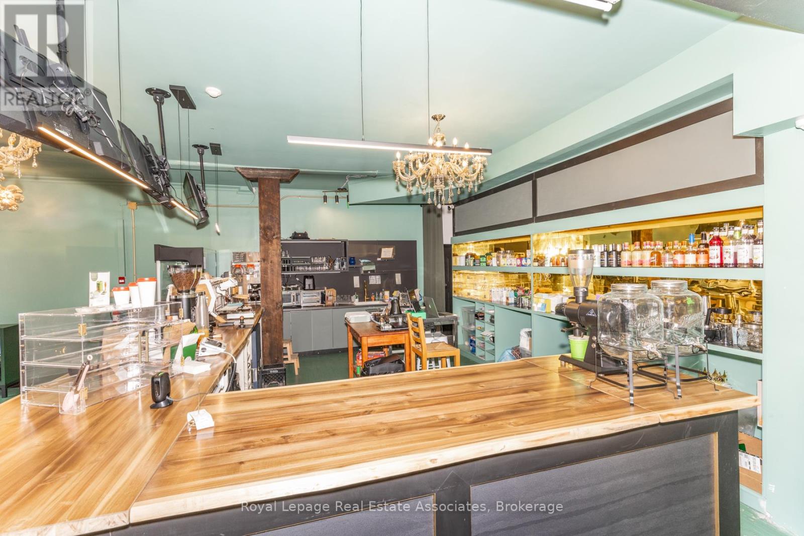 Main Level - 1267 Queen Street W, Toronto, Ontario  M6K 1L5 - Photo 13 - W12610764