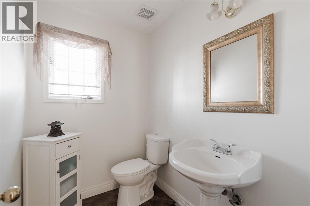 225 Bacon Place, Fort Mcmurray, Alberta  T9K 1Z8 - Photo 21 - A2275104