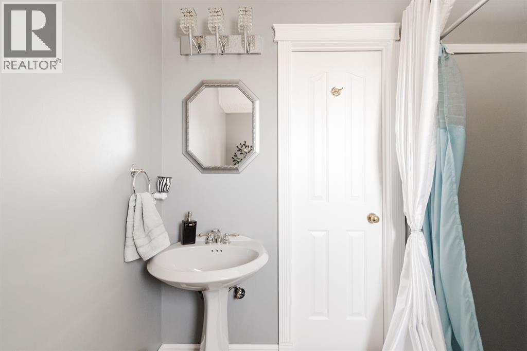 225 Bacon Place, Fort Mcmurray, Alberta  T9K 1Z8 - Photo 33 - A2275104