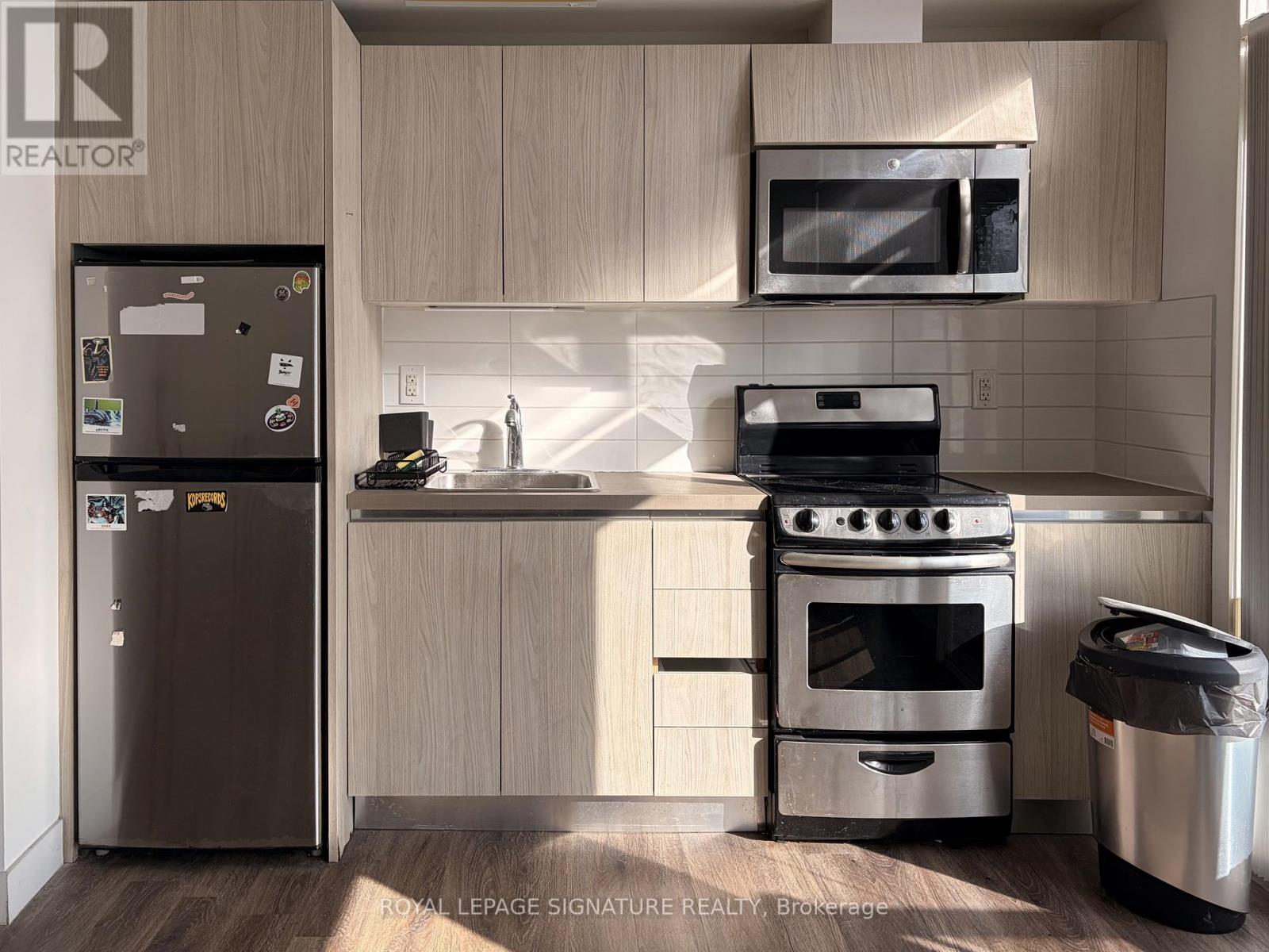 303 - 335 College Street, Toronto, Ontario  M5T 1S2 - Photo 4 - C12761828