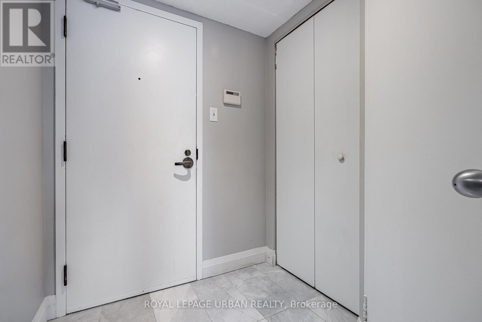 602 - 25 Maitland Avenue, Toronto, Ontario  M4Y 2W1 - Photo 3 - C12761834