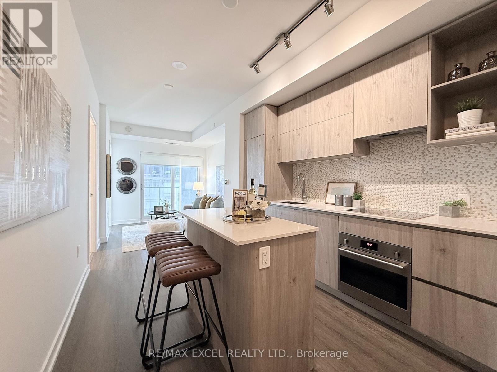 2806 - 1 YORKVILLE AVENUE, Toronto, Ontario