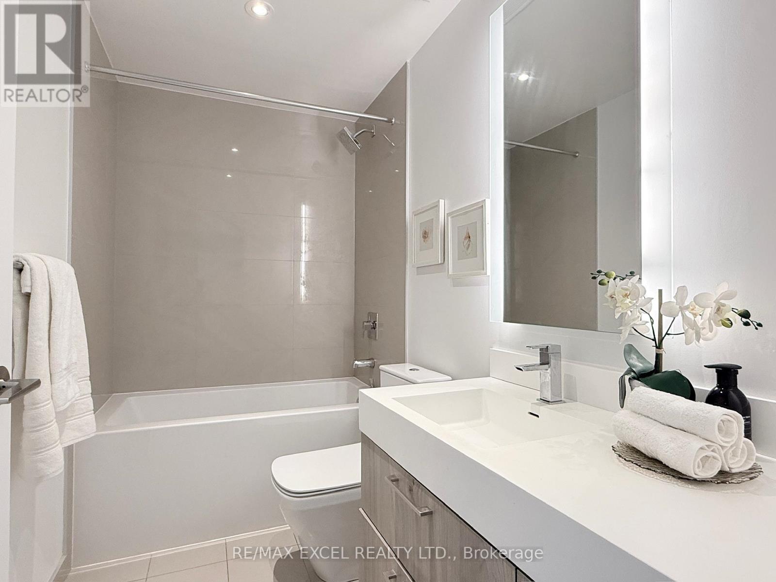 2806 - 1 Yorkville Avenue, Toronto, Ontario  M4W 1L1 - Photo 14 - C12761886