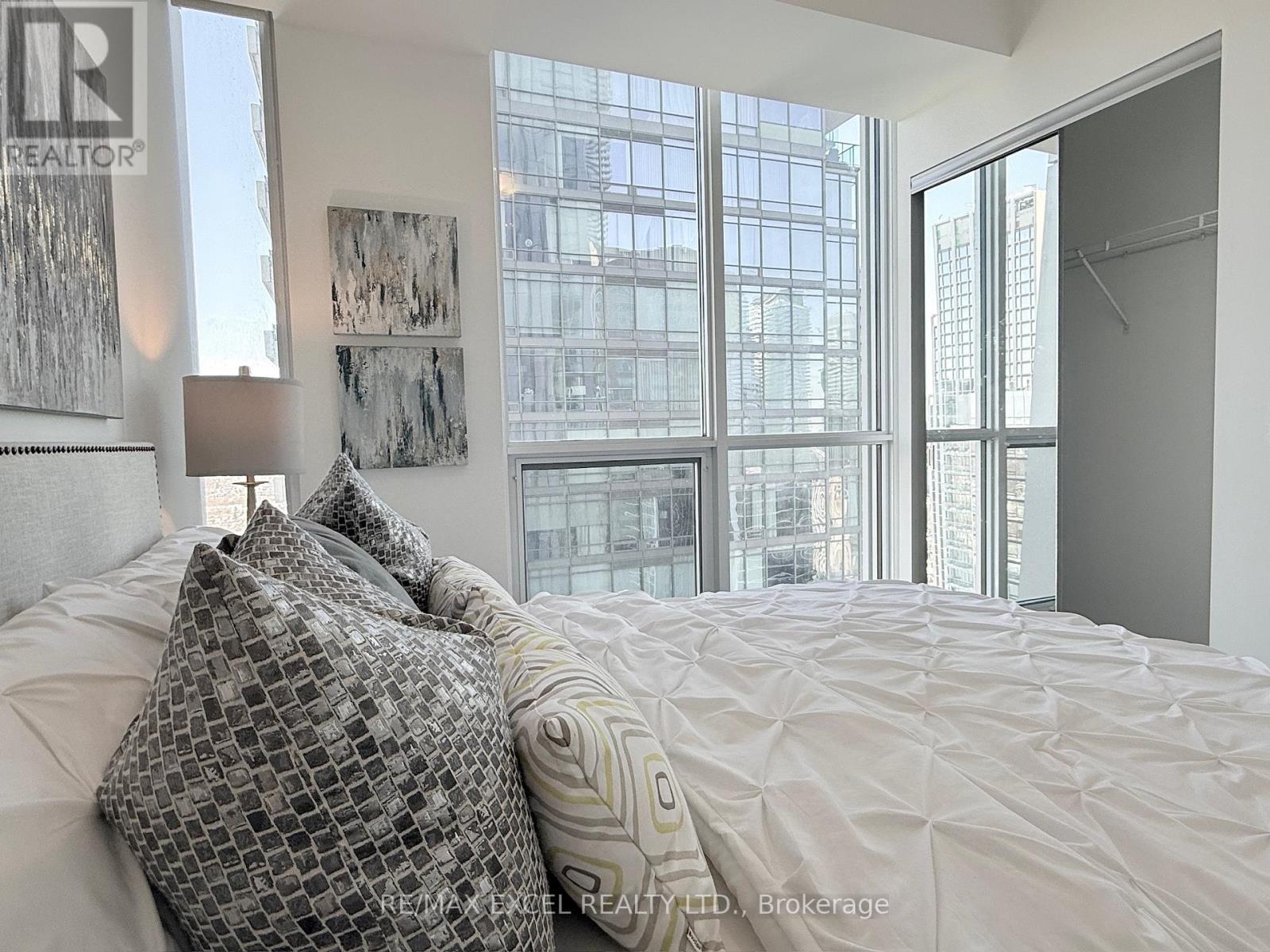 2806 - 1 Yorkville Avenue, Toronto, Ontario  M4W 1L1 - Photo 16 - C12761886