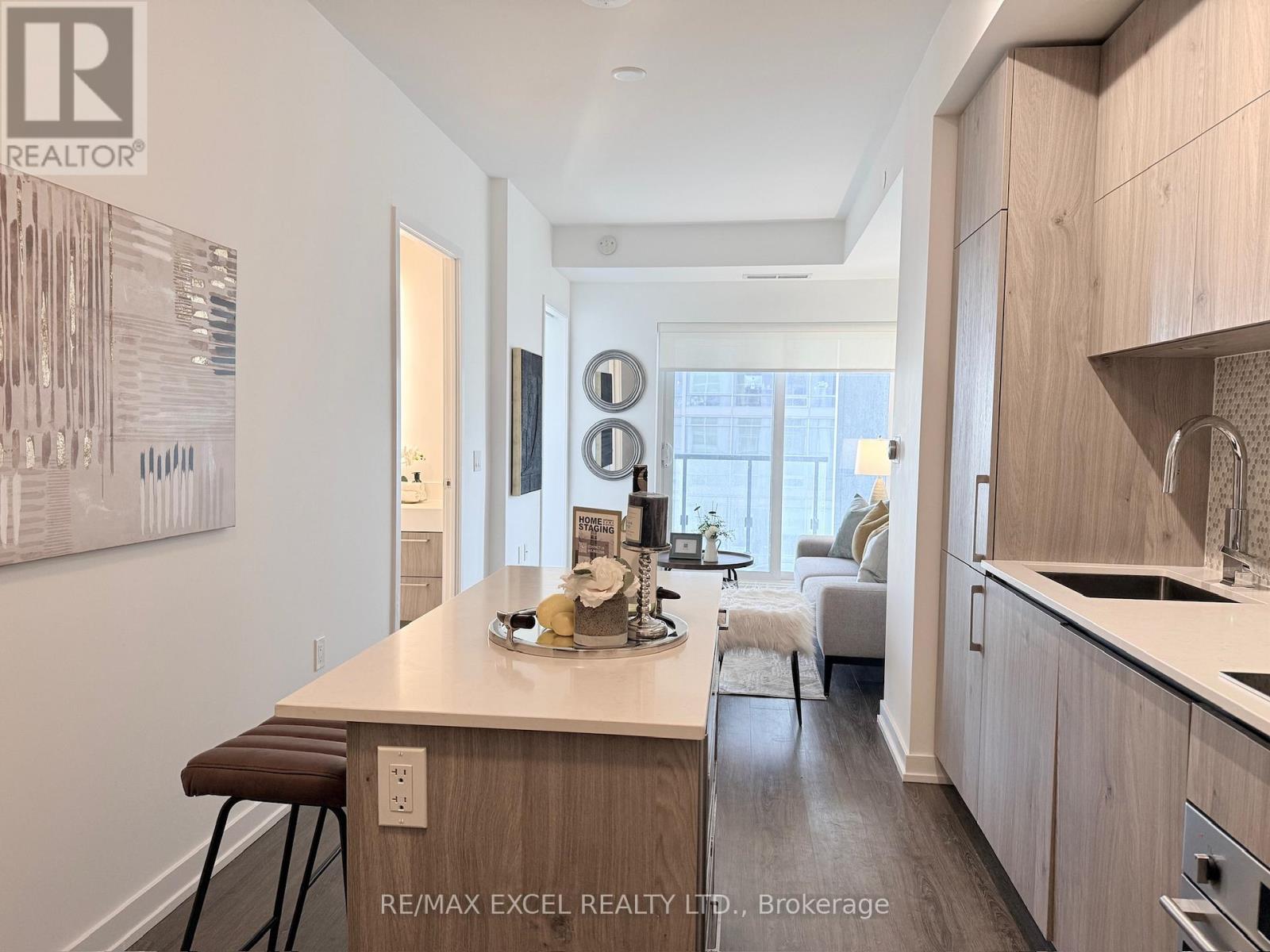 2806 - 1 Yorkville Avenue, Toronto, Ontario  M4W 1L1 - Photo 2 - C12761886