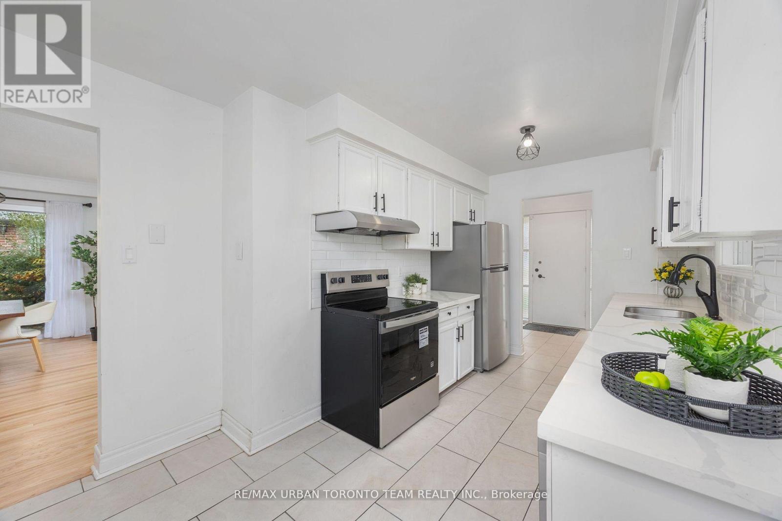 12 Wardencourt Drive, Toronto, Ontario  M1T 2H3 - Photo 10 - E12761812