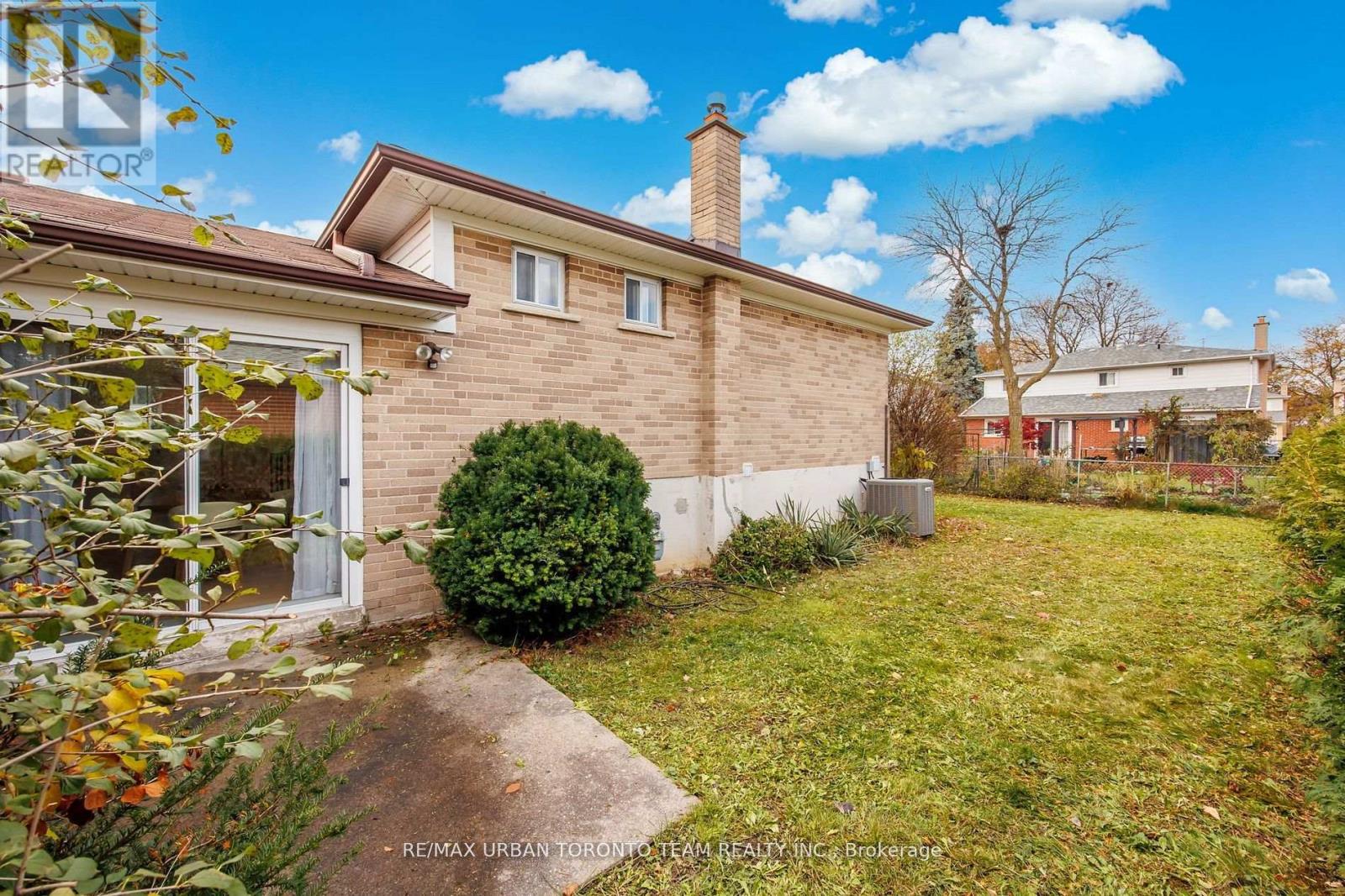 12 Wardencourt Drive, Toronto, Ontario  M1T 2H3 - Photo 33 - E12761812