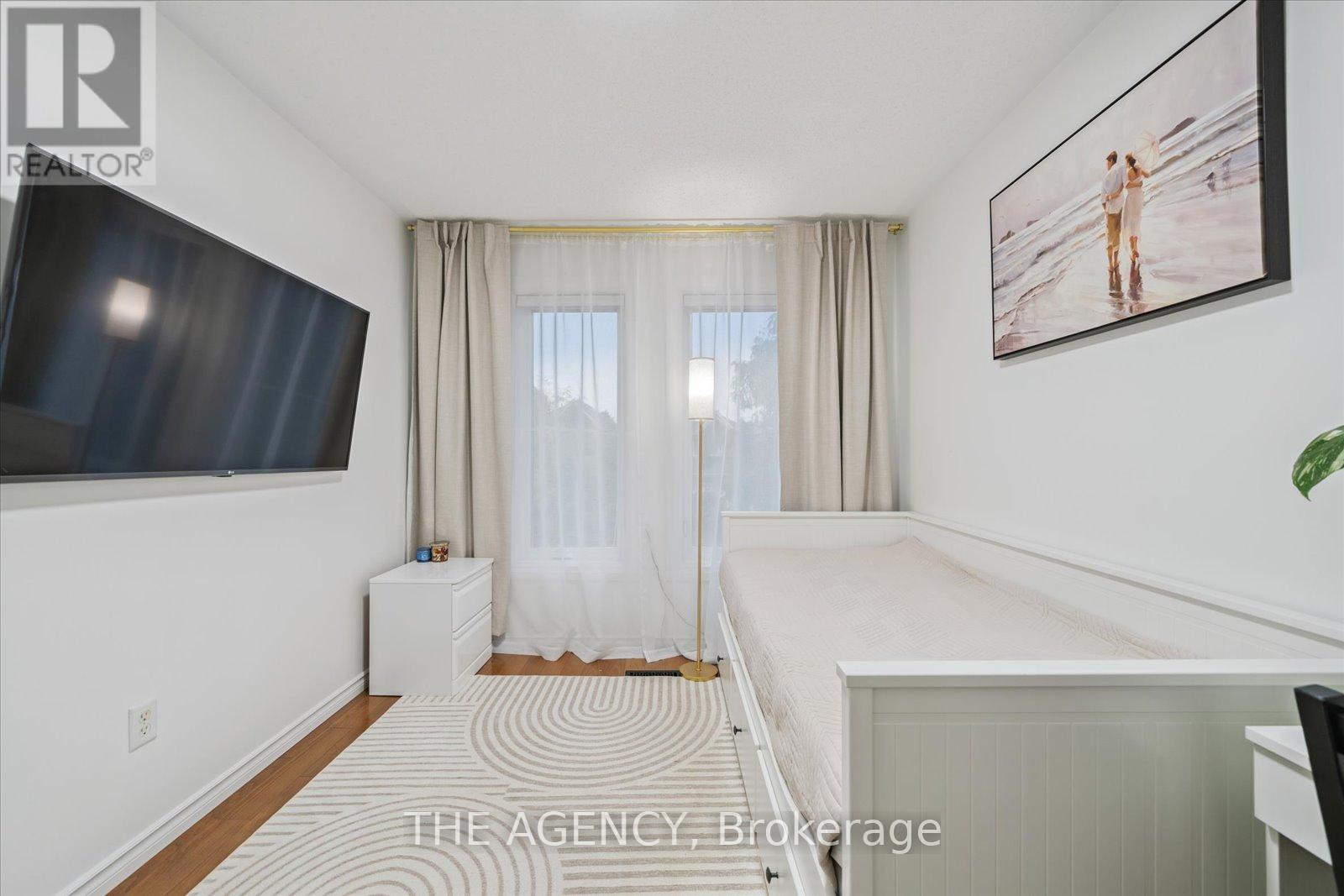 908 Oaktree Crescent, Newmarket (Summerhill Estates), Ontario  L3X 2Z1 - Photo 28 - N12761782