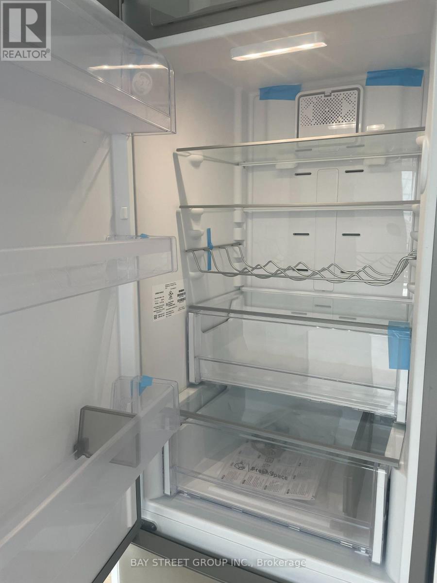 329 - 50 Upper Mall Way, Vaughan, Ontario  L4J 4P8 - Photo 14 - N12761918