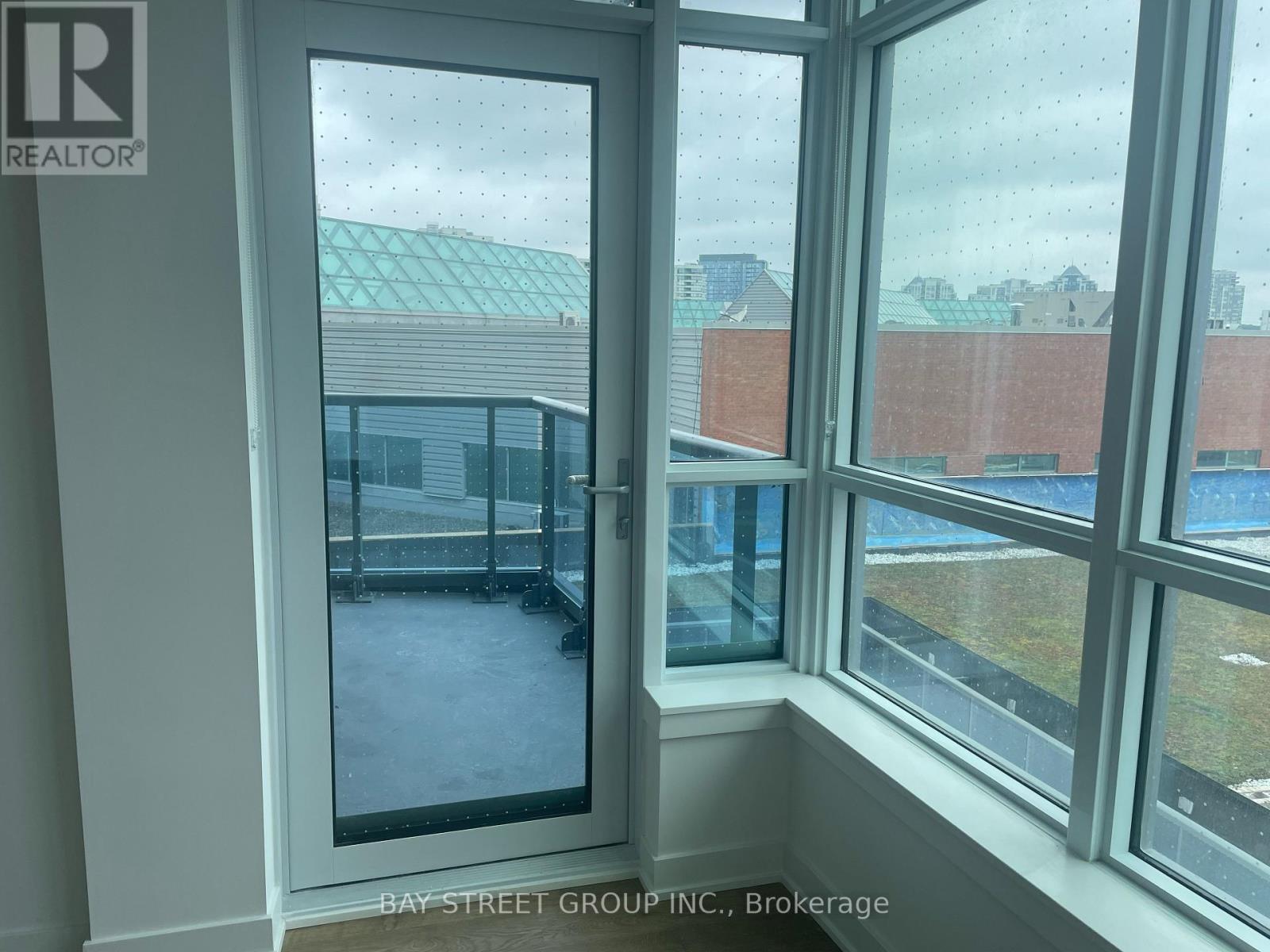 329 - 50 Upper Mall Way, Vaughan, Ontario  L4J 4P8 - Photo 4 - N12761918