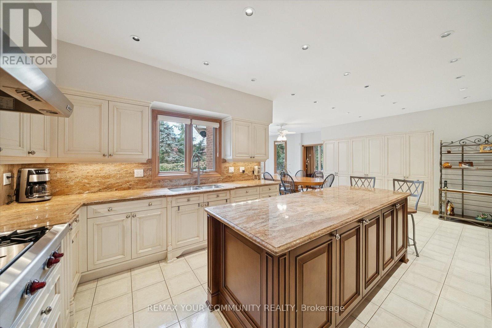 8 Old Park Lane, Richmond Hill (Bayview Hill), Ontario  L4B 2L8 - Photo 12 - N12761922