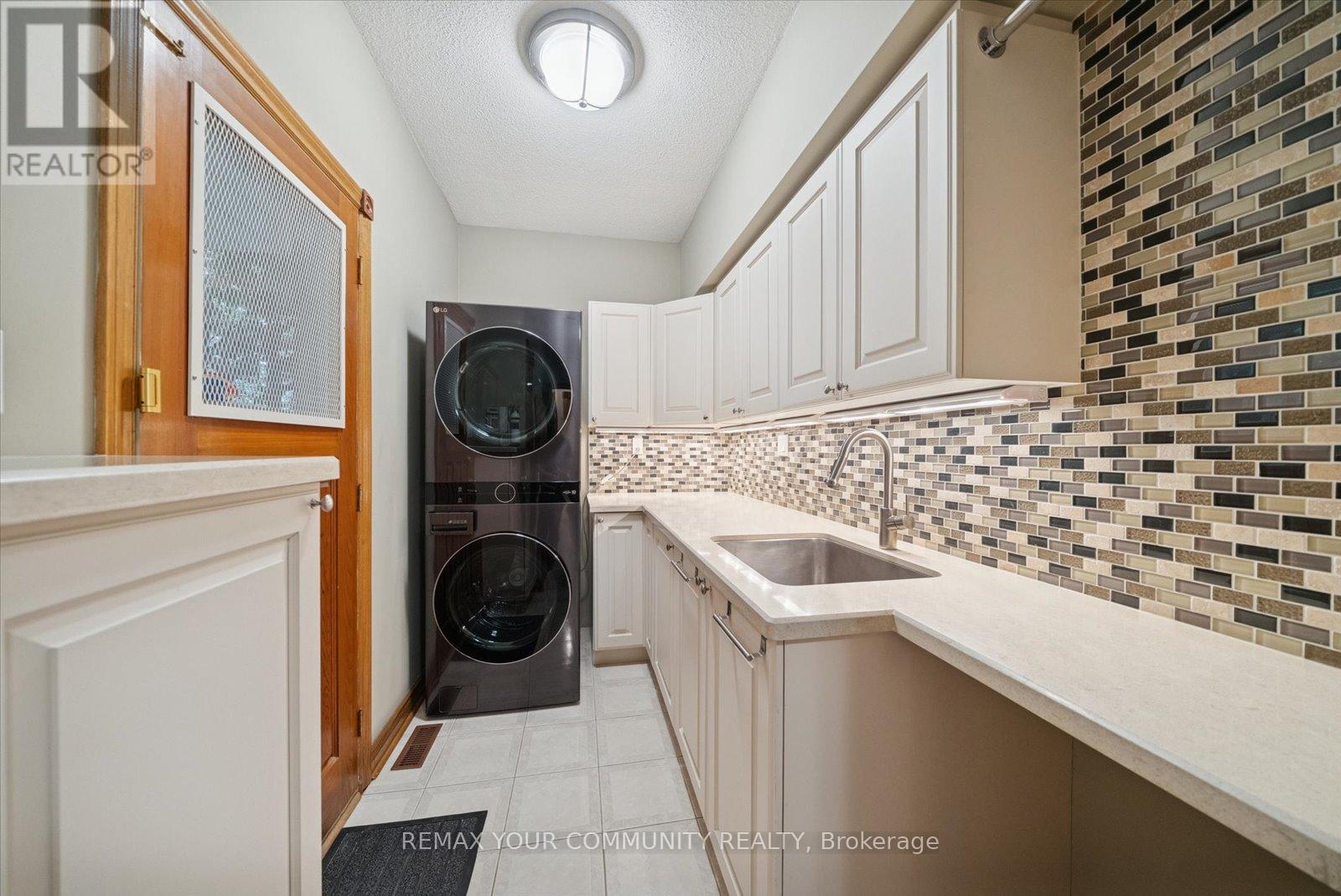 8 Old Park Lane, Richmond Hill (Bayview Hill), Ontario  L4B 2L8 - Photo 17 - N12761922