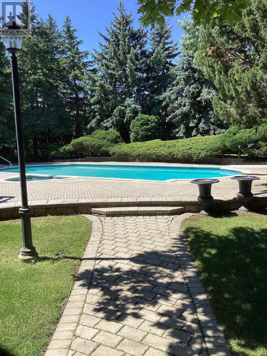 8 Old Park Lane, Richmond Hill (Bayview Hill), Ontario  L4B 2L8 - Photo 48 - N12761922