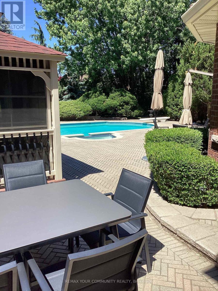 8 Old Park Lane, Richmond Hill (Bayview Hill), Ontario  L4B 2L8 - Photo 50 - N12761922