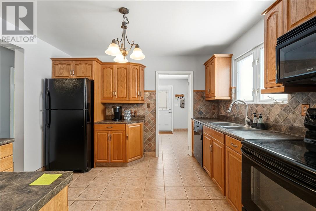 4150 Lillian, Hanmer, Ontario  P3P 1A2 - Photo 6 - 2126347