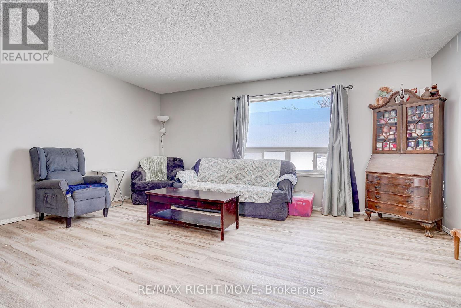 3 Lakeview Avenue, Orillia, Ontario  L3V 6E6 - Photo 3 - S12761814