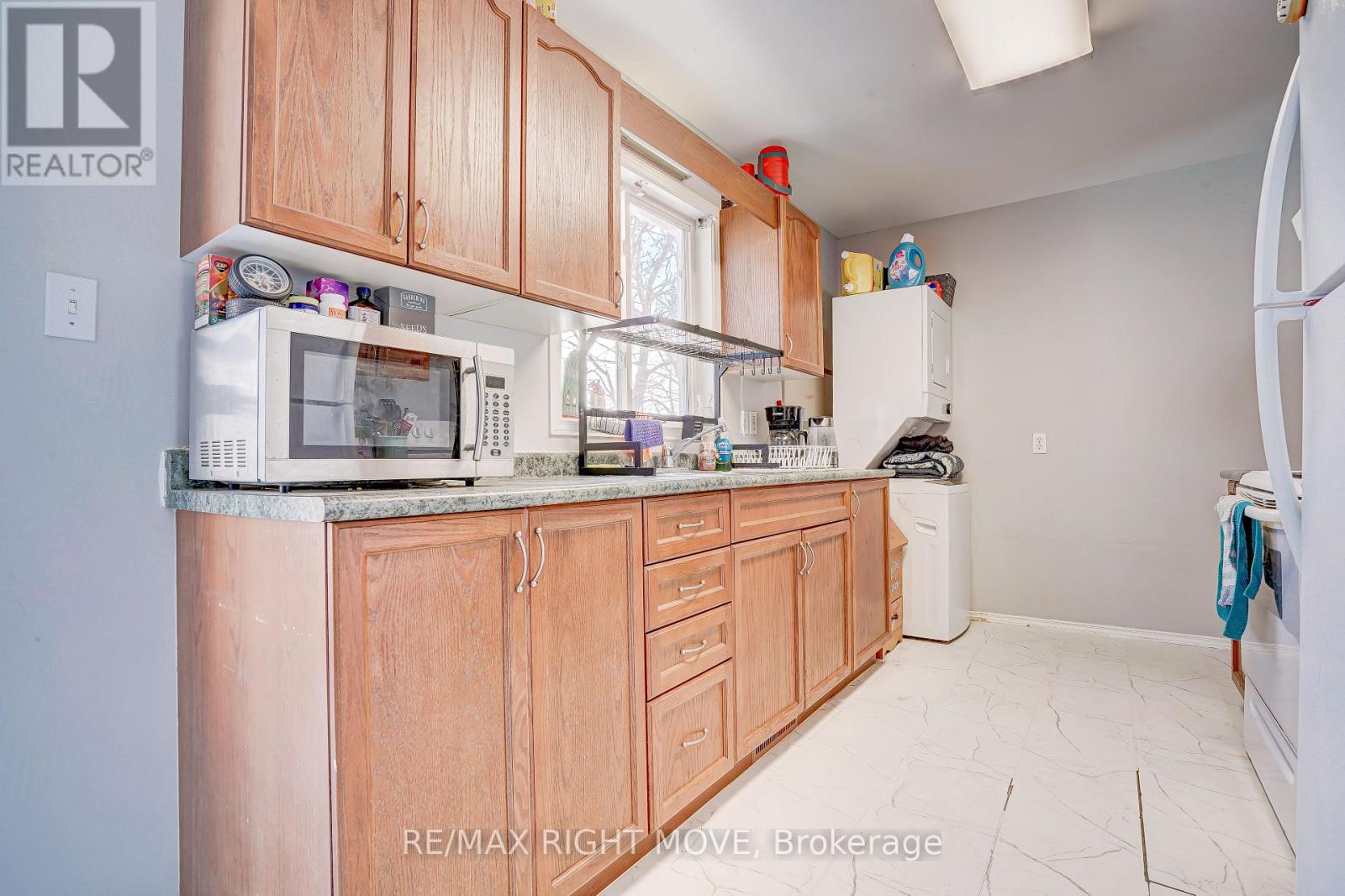 3 Lakeview Avenue, Orillia, Ontario  L3V 6E6 - Photo 6 - S12761814