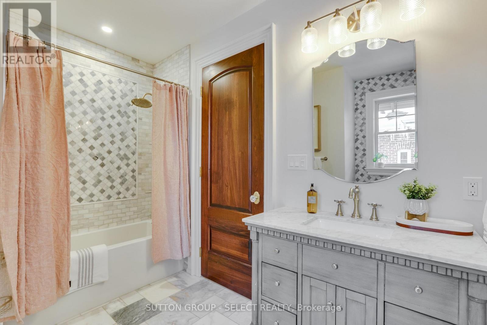 562 Dufferin Avenue, London East (East F), Ontario  N6B 2A4 - Photo 25 - X12761700