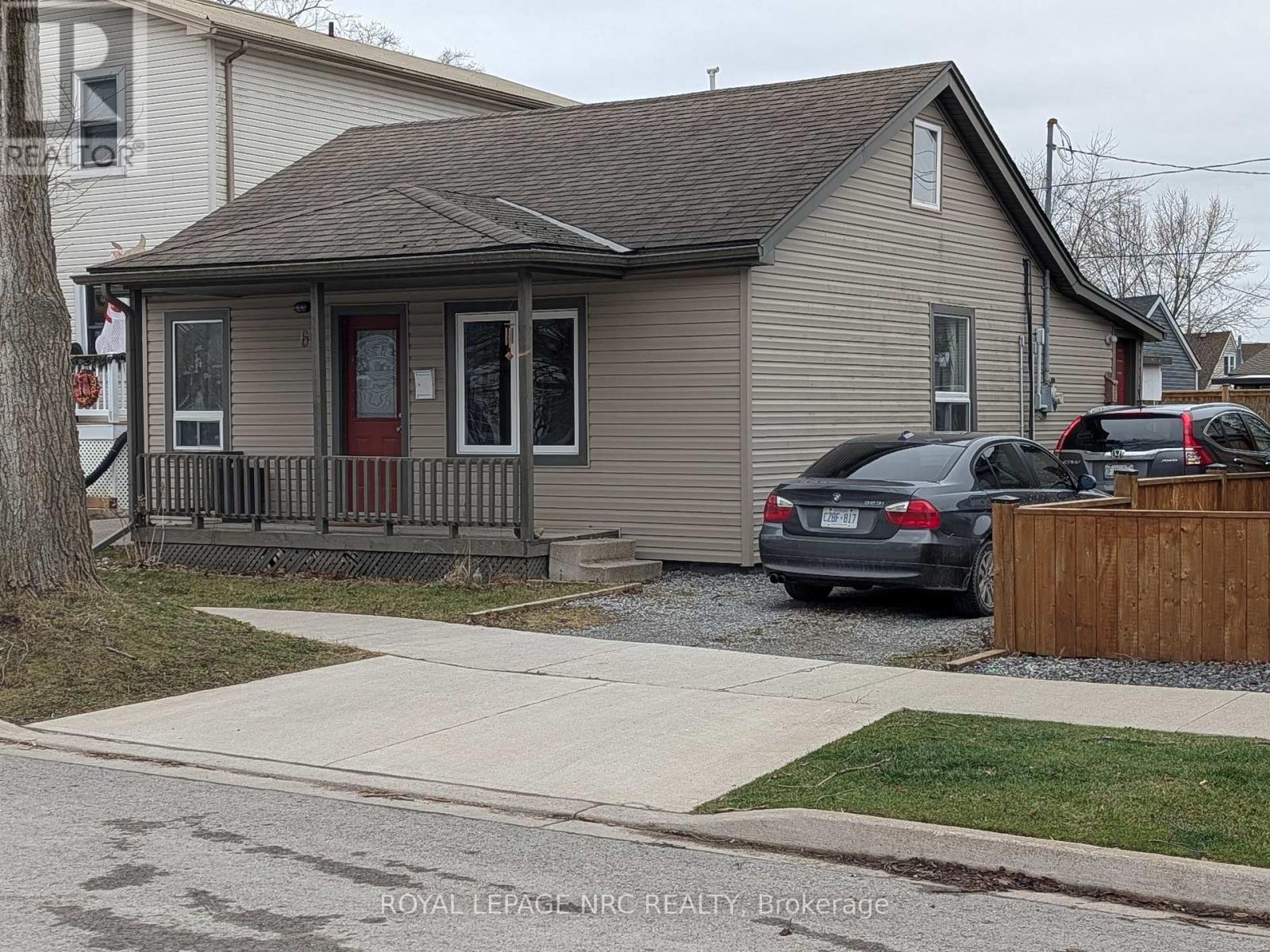 6 Nelles Road N, Welland, Ontario  L3B 2P2 - Photo 2 - X12685792