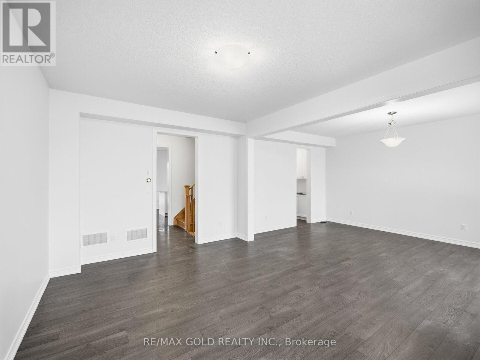 20 Skyridge Drive, Brampton (Bram East), Ontario  L6P 4P3 - Photo 2 - W12761798