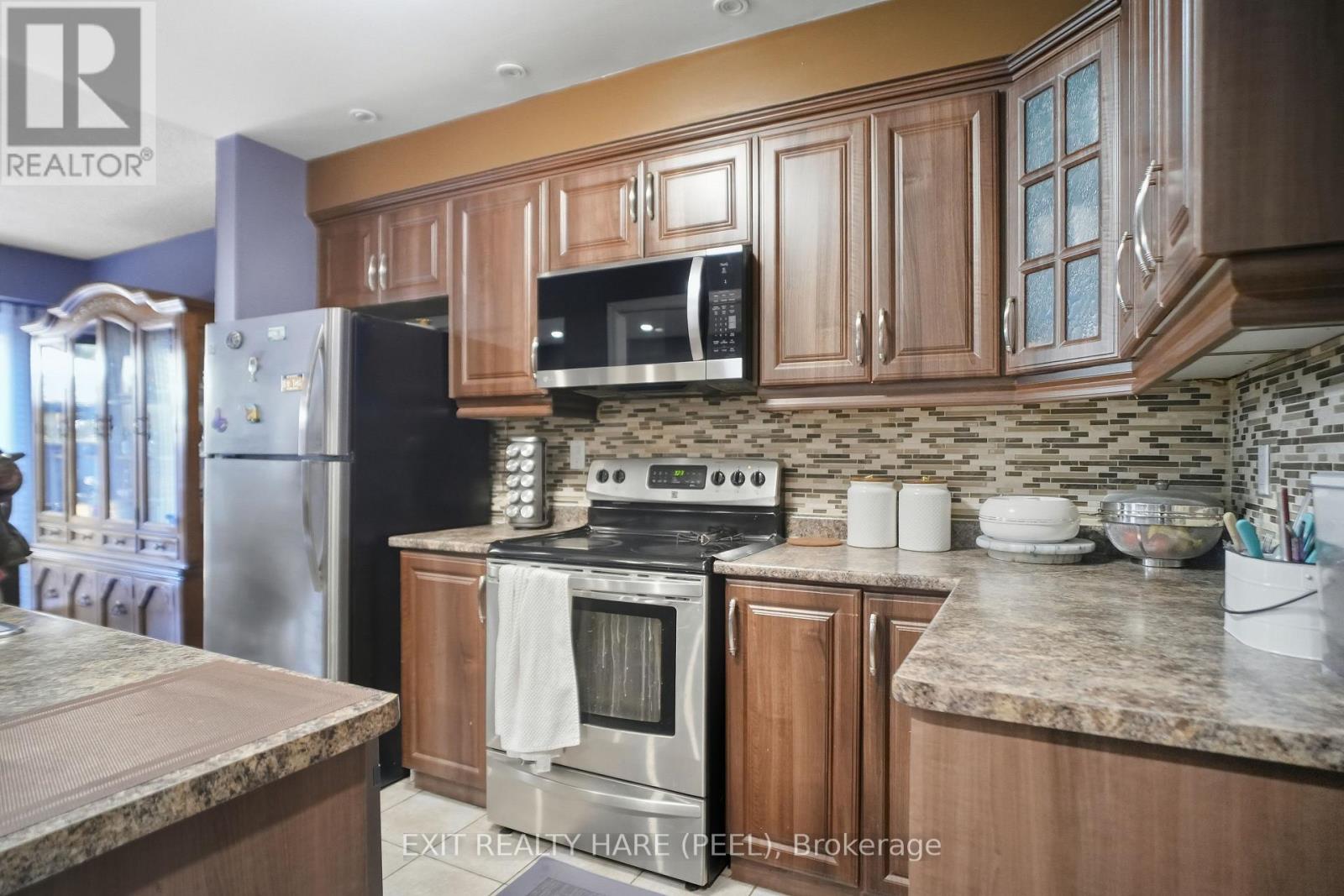 128 - 128 Baronwood Court, Brampton (Brampton North), Ontario  L6V 3H8 - Photo 16 - W12761808