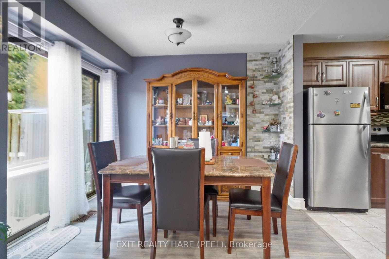 128 - 128 Baronwood Court, Brampton (Brampton North), Ontario  L6V 3H8 - Photo 21 - W12761808