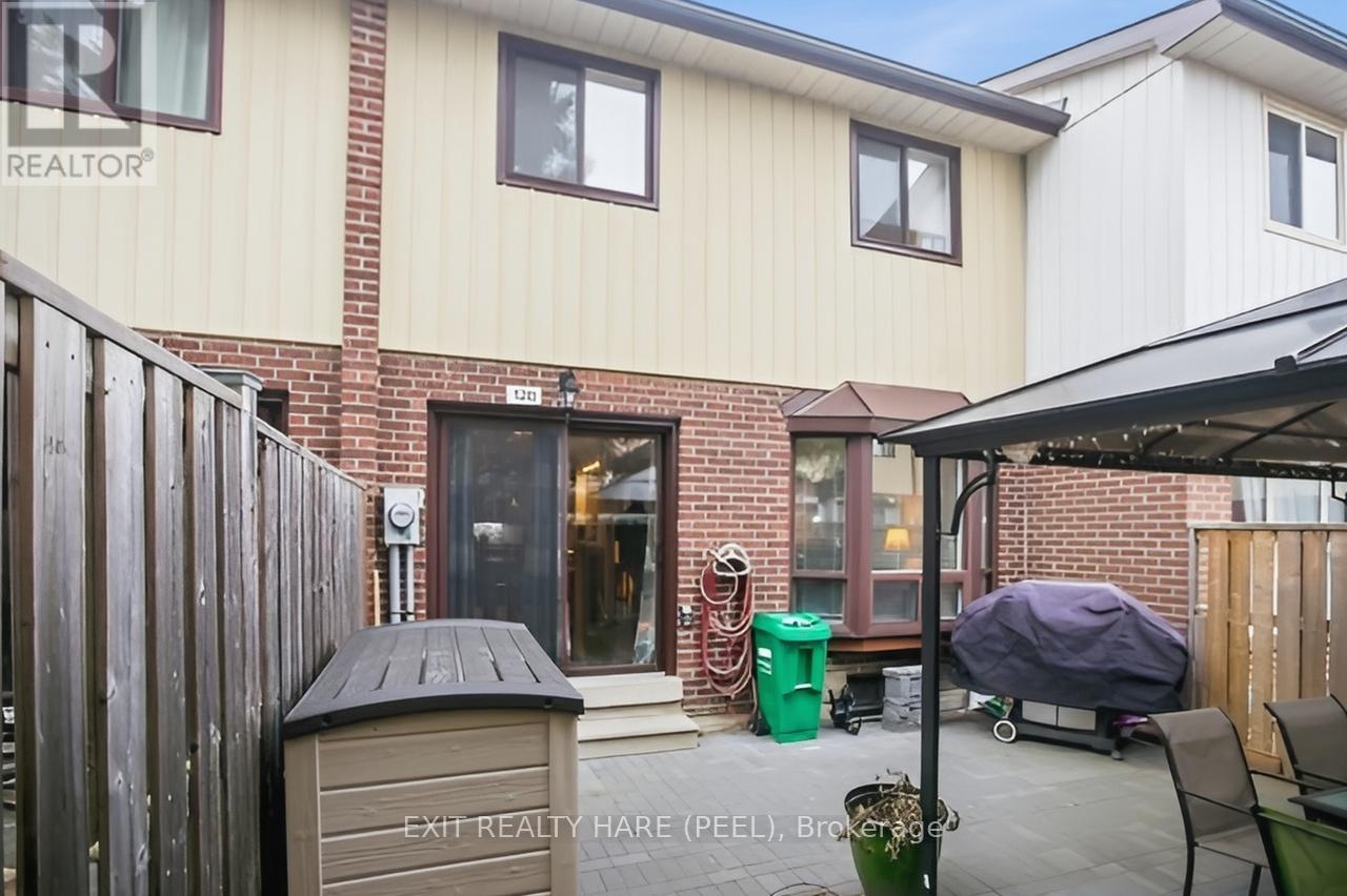 128 - 128 Baronwood Court, Brampton (Brampton North), Ontario  L6V 3H8 - Photo 39 - W12761808