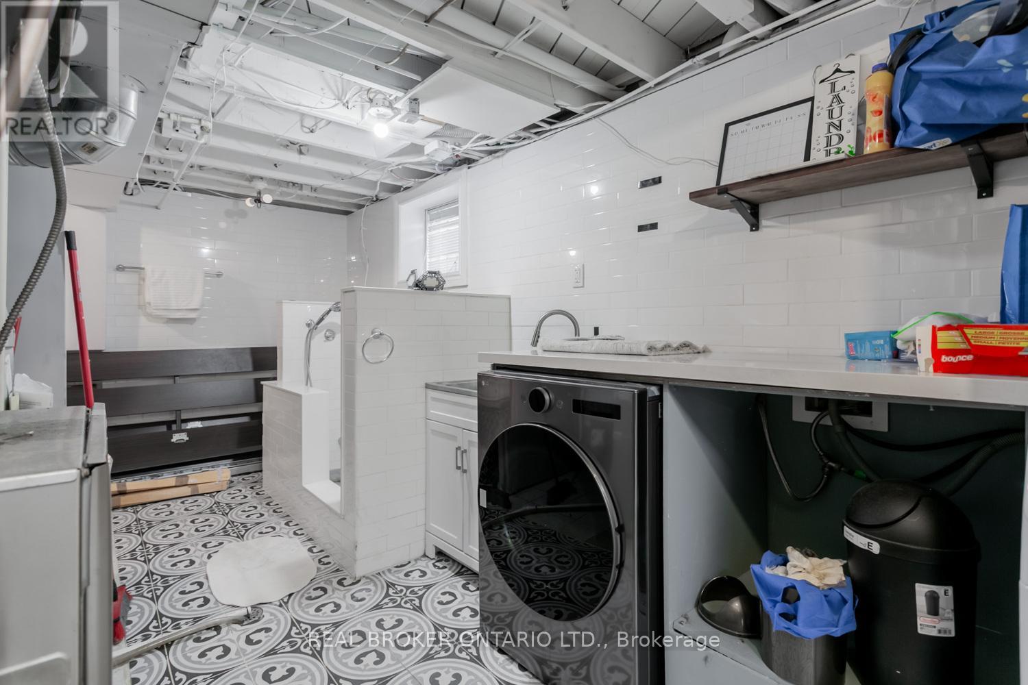 Basement - 120 Hadrian Drive, Toronto (Elms-Old Rexdale), Ontario  M9W 1V4 - Photo 17 - W12761816