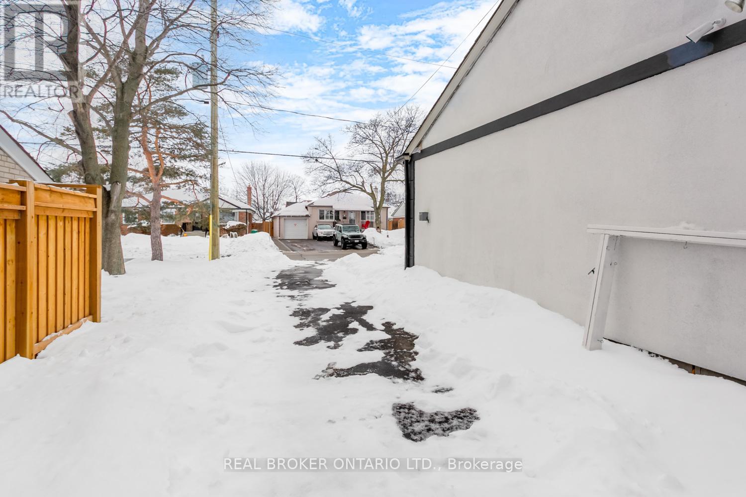 Basement - 120 Hadrian Drive, Toronto (Elms-Old Rexdale), Ontario  M9W 1V4 - Photo 23 - W12761816