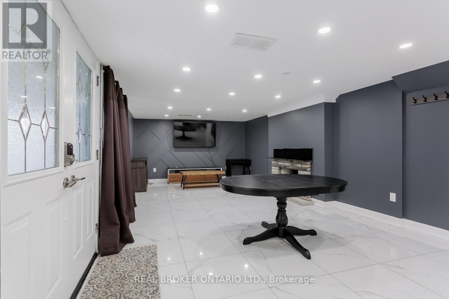 Basement - 120 Hadrian Drive, Toronto (Elms-Old Rexdale), Ontario  M9W 1V4 - Photo 3 - W12761816