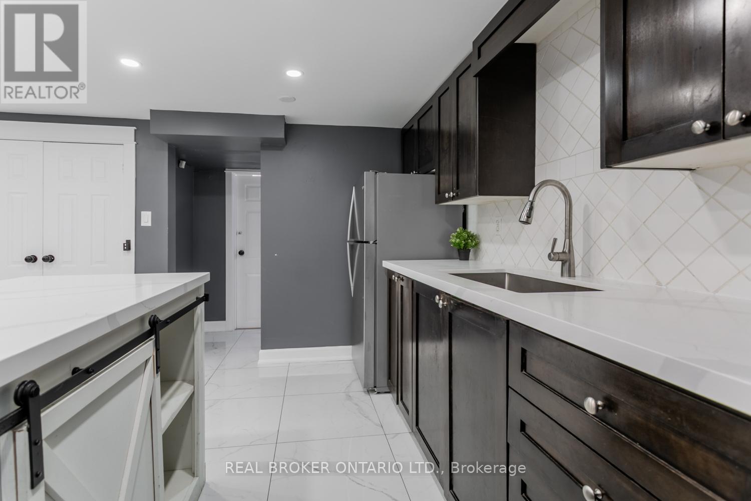 Basement - 120 Hadrian Drive, Toronto (Elms-Old Rexdale), Ontario  M9W 1V4 - Photo 9 - W12761816