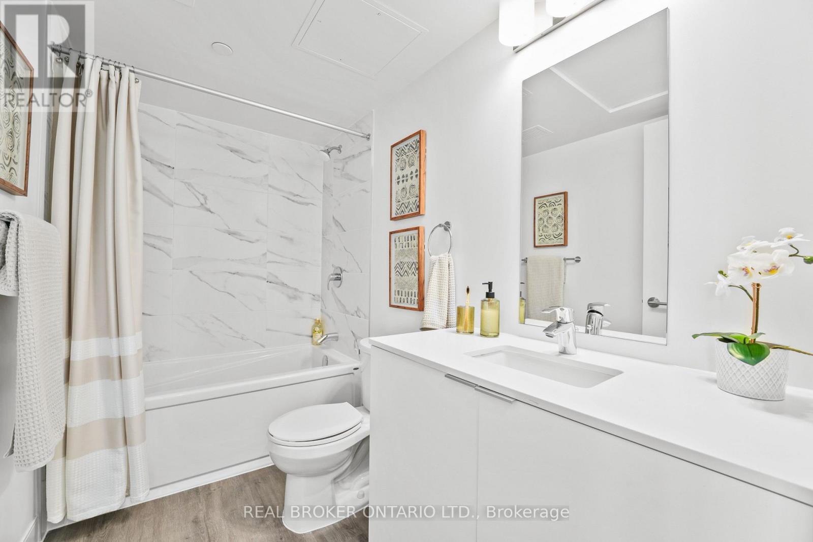 310 - 100 Manett Crescent, Brampton (Brampton West), Ontario  L6X 4P7 - Photo 4 - W12761818