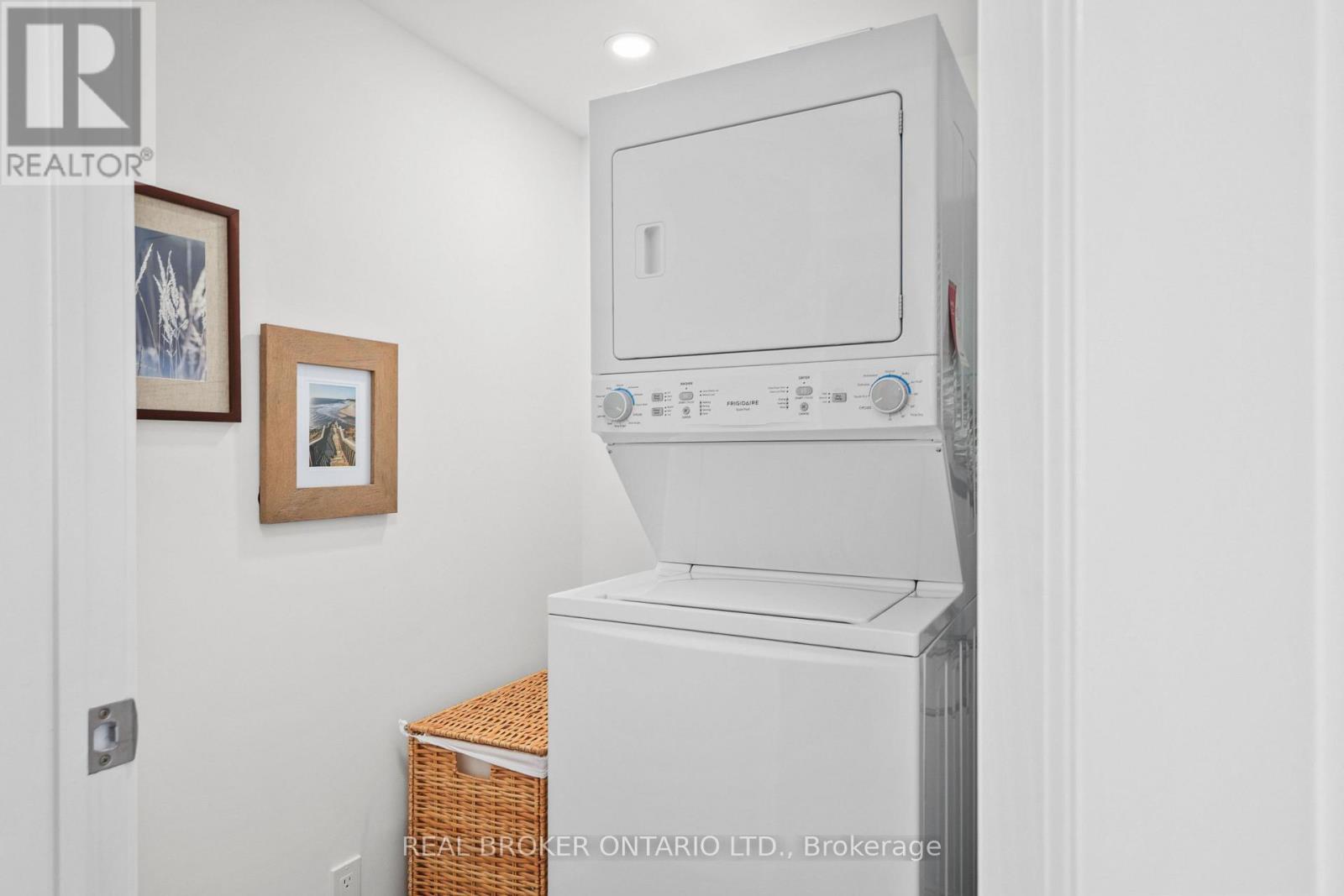 310 - 100 Manett Crescent, Brampton (Brampton West), Ontario  L6X 4P7 - Photo 5 - W12761818