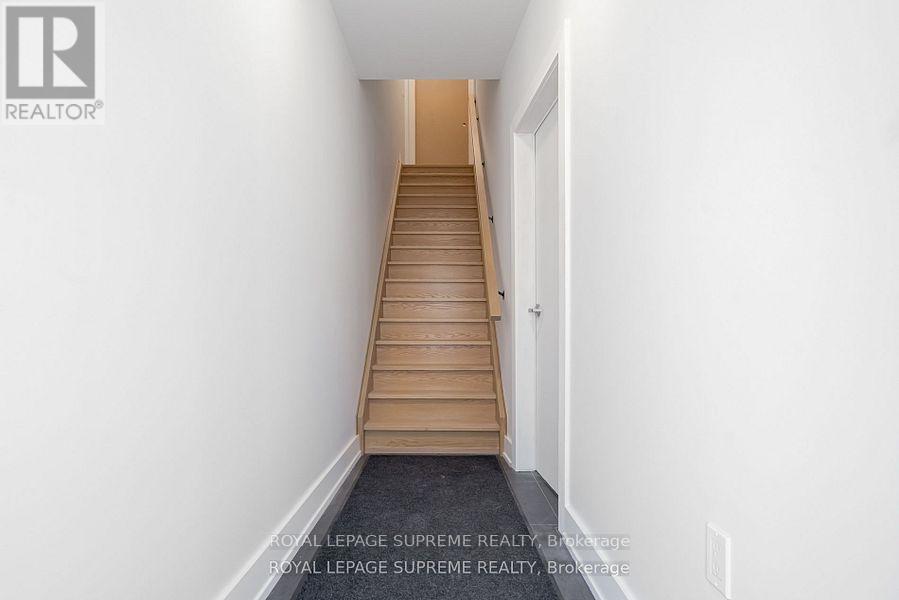 3 - 97 Bernice Crescent, Toronto (Rockcliffe-Smythe), Ontario  M6N 1W7 - Photo 7 - W12761870