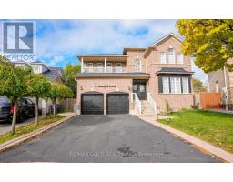 32 COURTSFIELD CRESCENT, Brampton, Ontario
